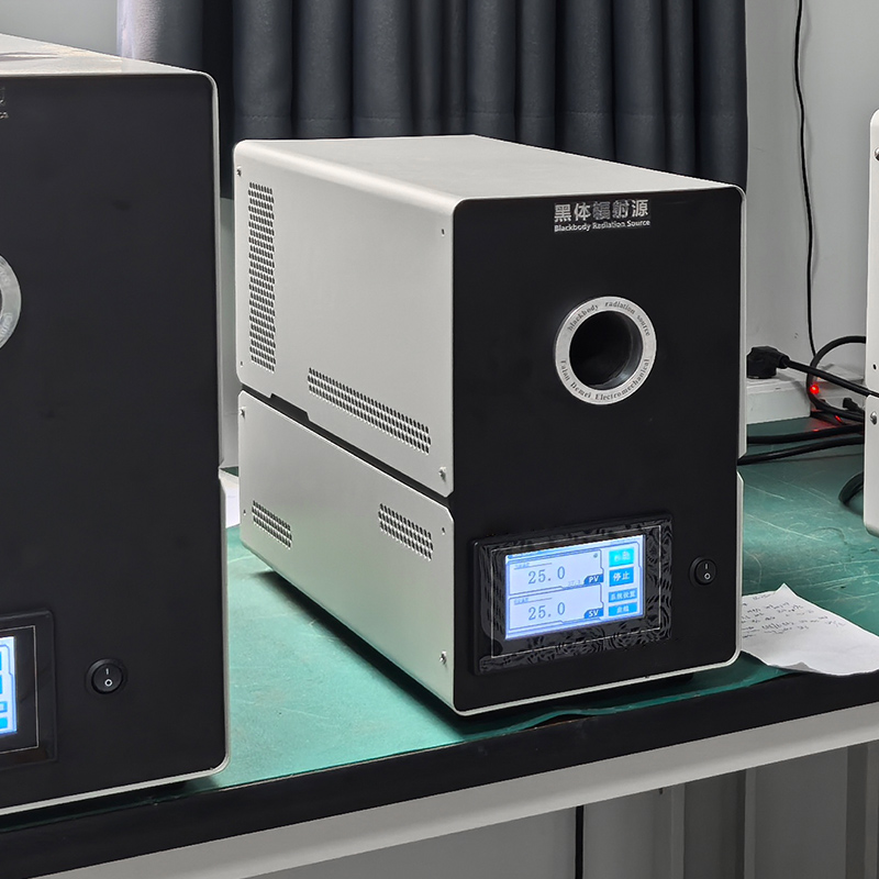 ZT-BL013 -30-1200腔式黑體 (5).jpg